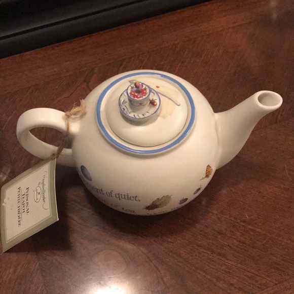 Rego and Hallmark Kitchen New 999 Teapot And 4 Teacups Poshmark